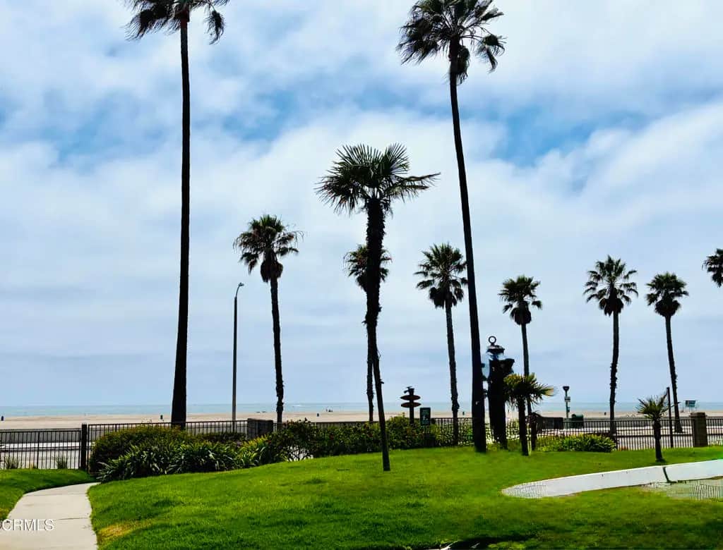 257 E Surfside Drive, Port Hueneme, CA — listing photo 1