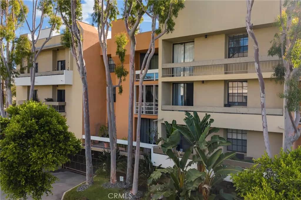 740 N Kings Road 208, Los Angeles, CA — listing photo 1