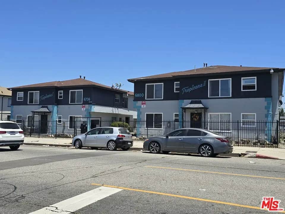 6800 West Boulevard, Los Angeles, CA — listing photo 1