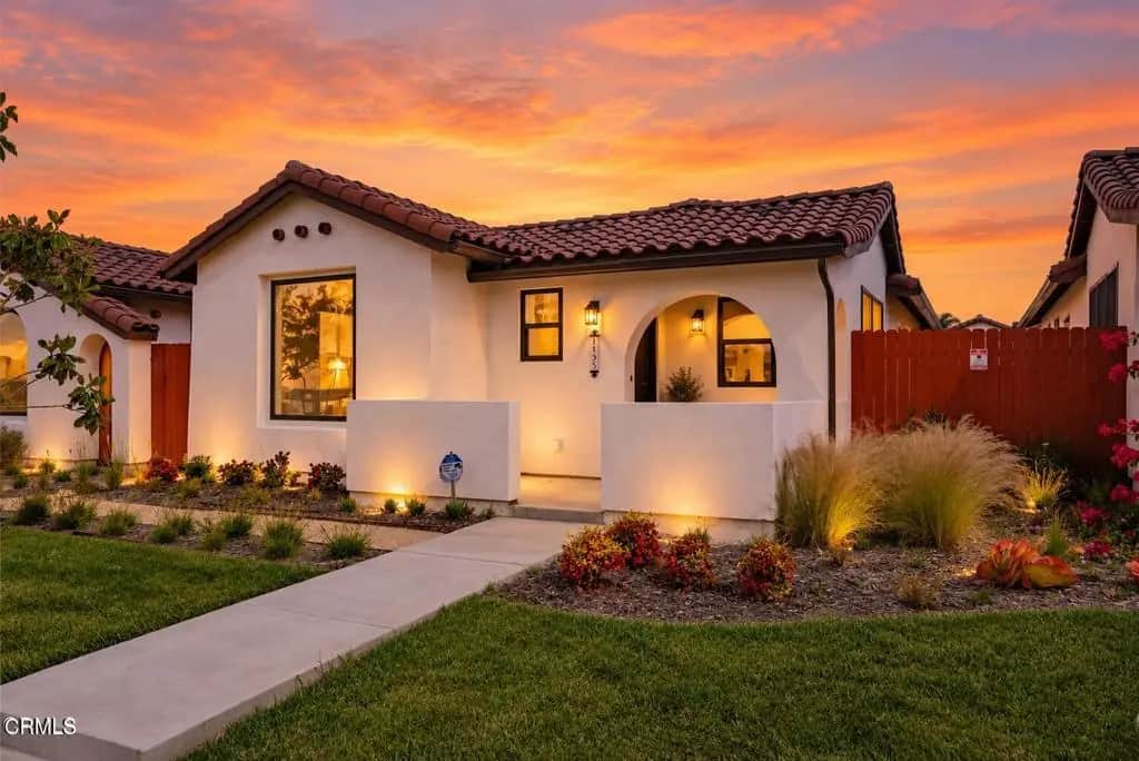 1135 W 2nd Street, Oxnard, CA — listing photo 1