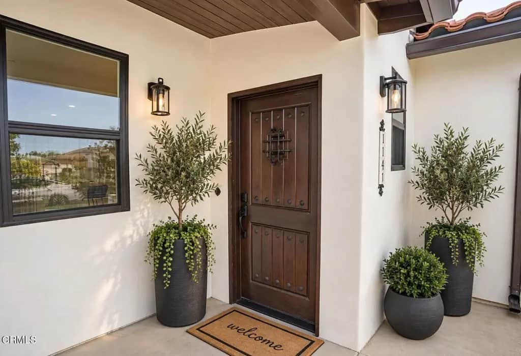 1141 W 2nd Street, Oxnard, CA — listing photo 1