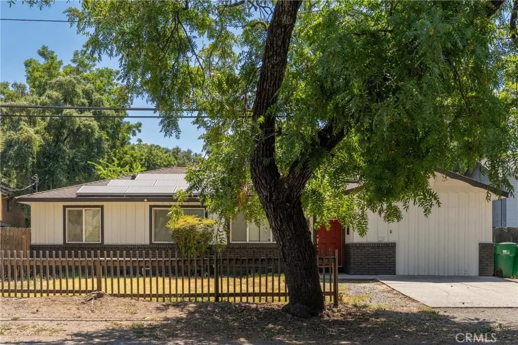 827 W 2nd Avenue, Chico, CA — listing photo 1