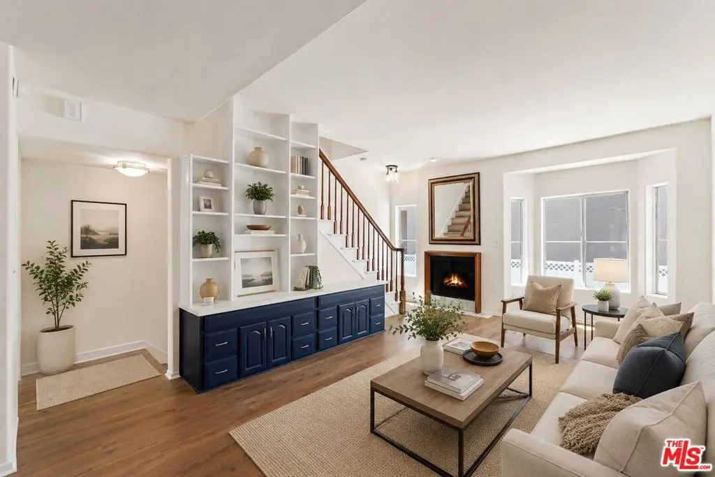 5145 Yarmouth Avenue 29, Encino, CA — listing photo 1