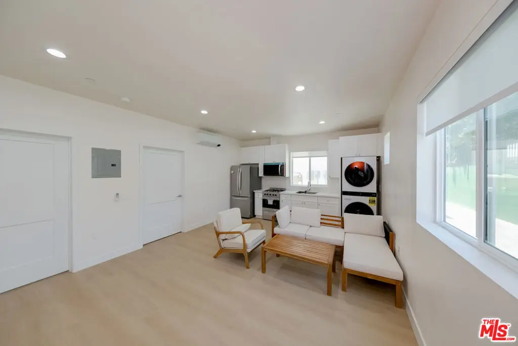 237 N Chicago Street, Los Angeles, CA — listing photo 1