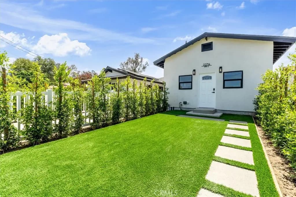 22714 Schoolcraft#2, West Hills, CA — listing photo 1