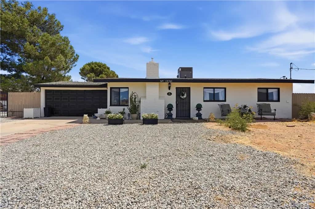 15761 Joshua, Apple Valley, CA — listing photo 1