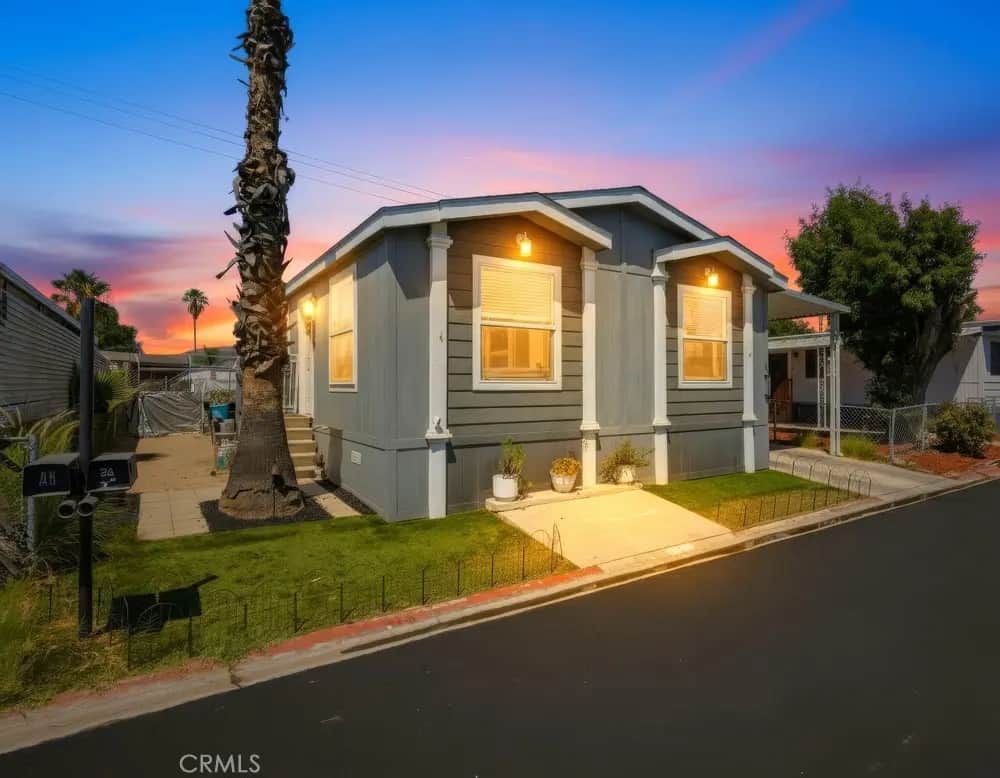1097 N State St. 26, Hemet, CA — listing photo 1