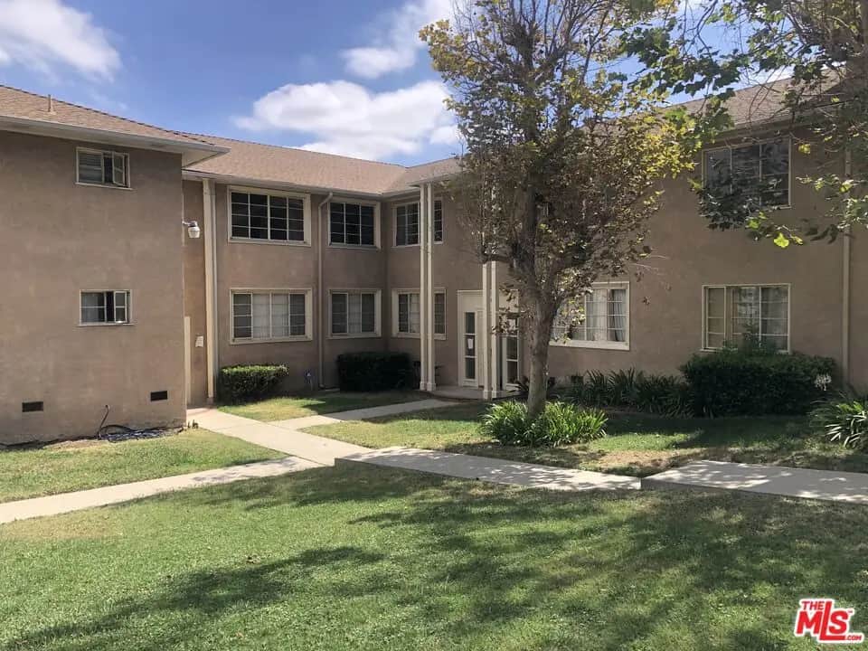 4072 Hillcrest Drive D, Los Angeles, CA — listing photo 1