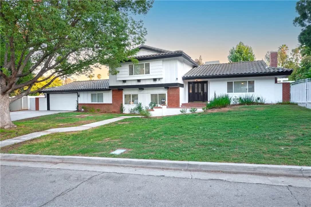 2350 Shadow Hill Drive, Riverside, CA — listing photo 1