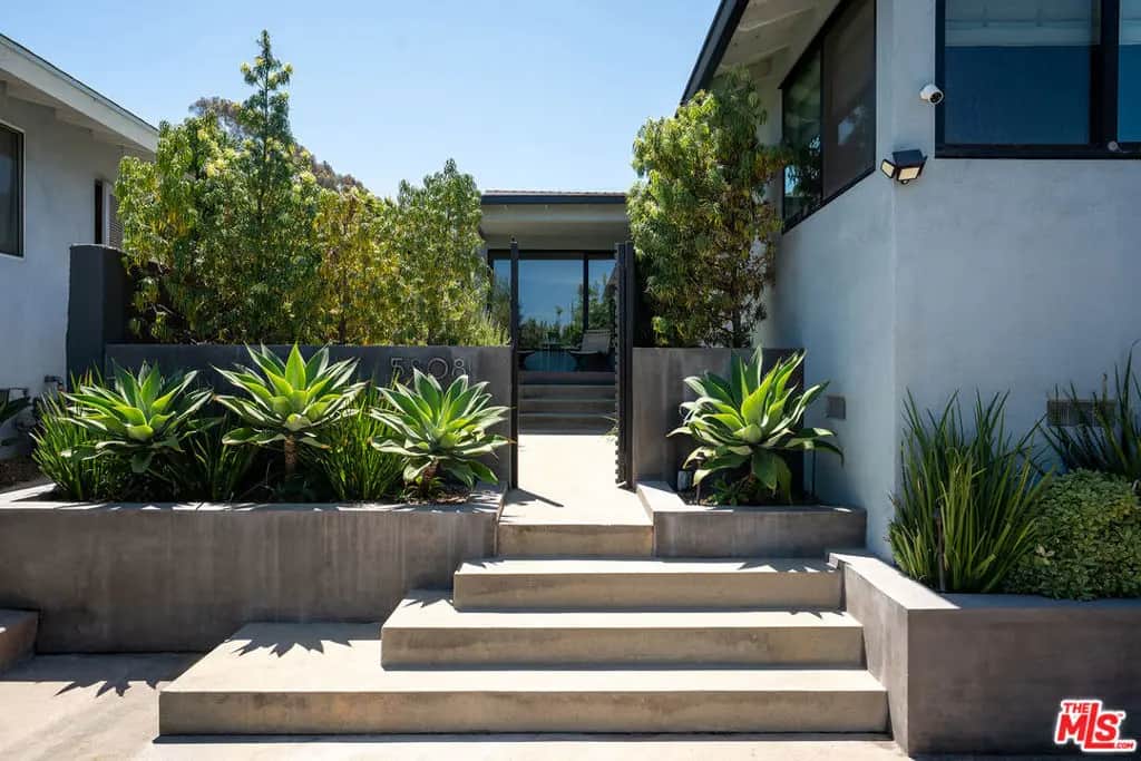 5808 Vicstone Court, Culver City, CA — listing photo 1