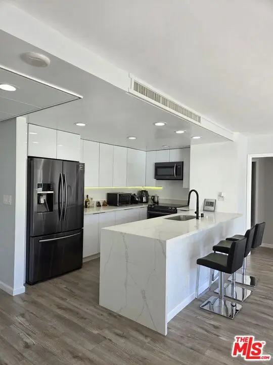 2170 Century Park East 607, Los Angeles, CA — listing photo 1