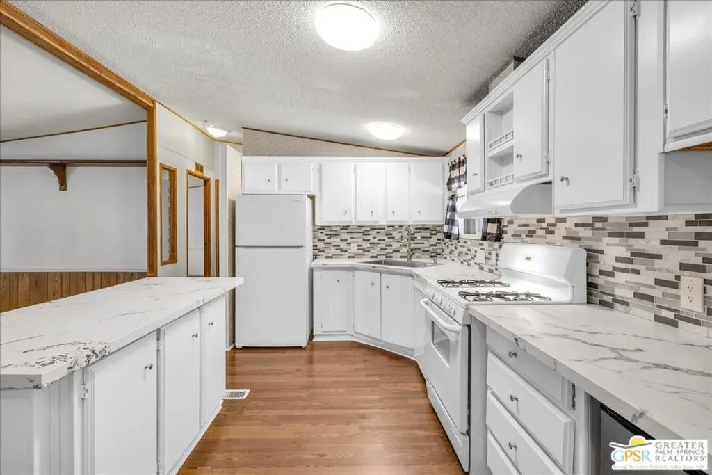 15300 Palm Drive 14, Desert Hot Springs, CA — listing photo 1