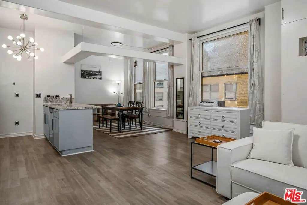 215 W 7th Street 803, Los Angeles, CA — listing photo 1