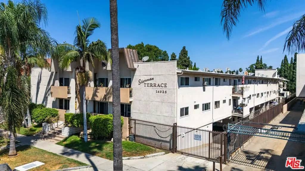 14925 Sherman Way, Los Angeles, CA — listing photo 1
