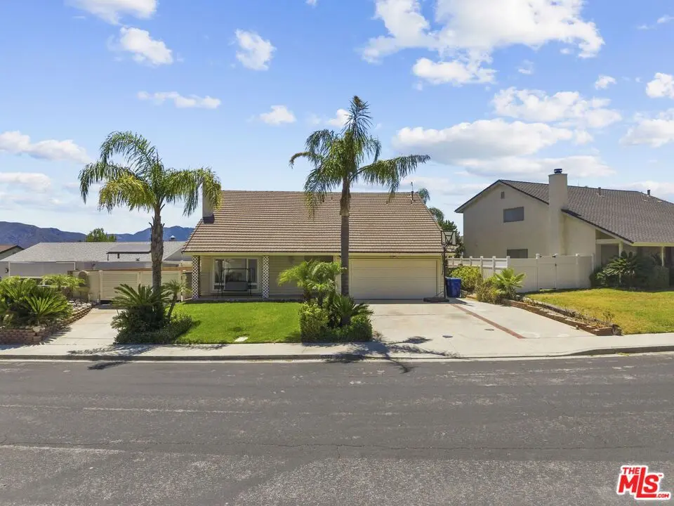 15362 Rhododendron Drive, Santa Clarita, CA — listing photo 1
