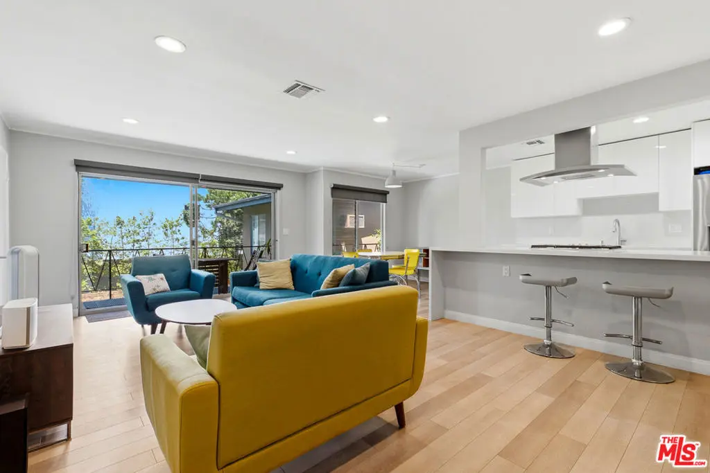 1275 Havenhurst Drive 15, West Hollywood, CA — listing photo 1