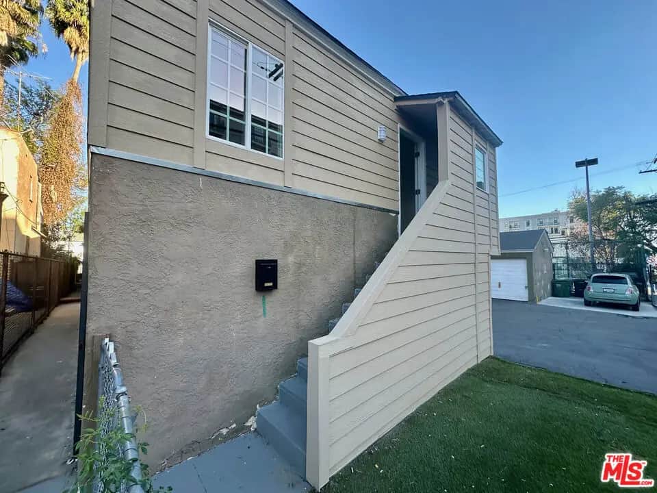 1762 1/2 N Las Palmas Avenue, Los Angeles, CA — listing photo 1