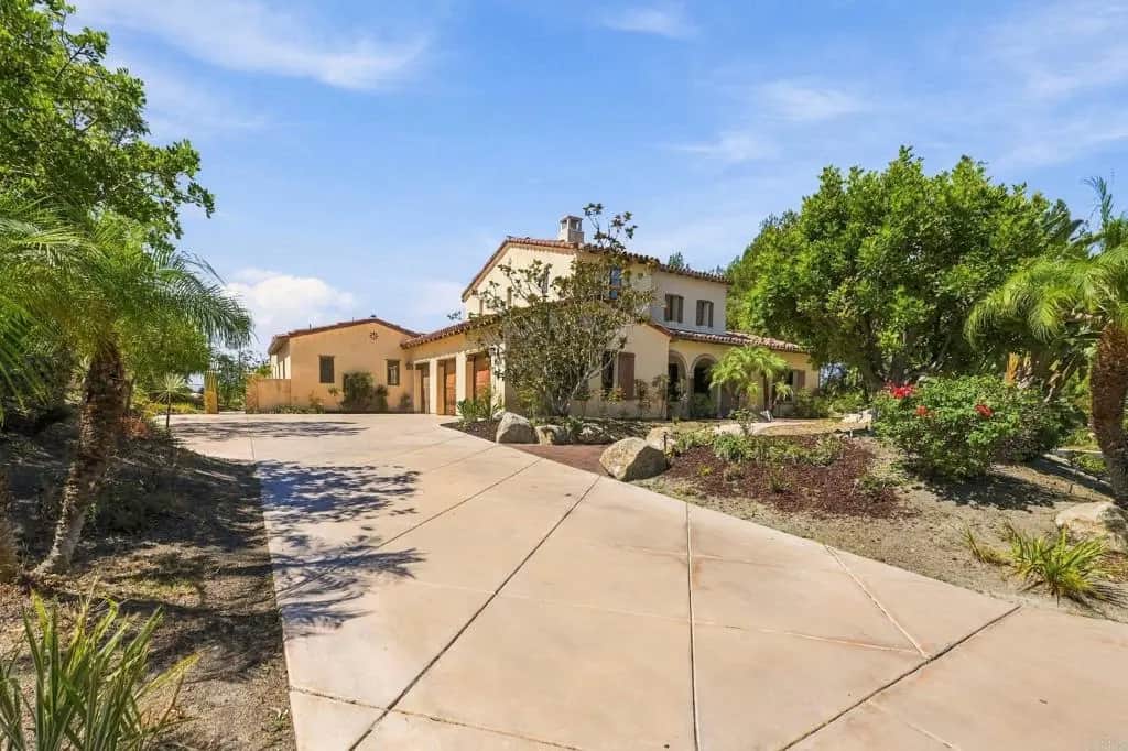 8245 The Landing Way, San Diego, CA — listing photo 1