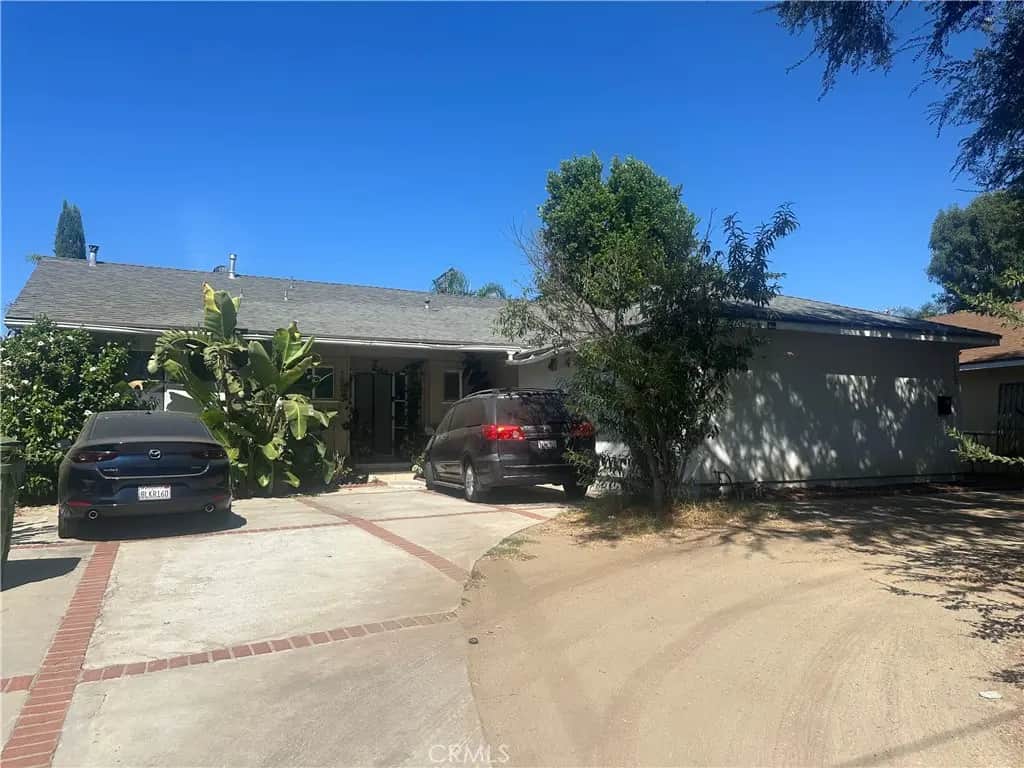 7921 Owensmouth, Los Angeles, CA — listing photo 1