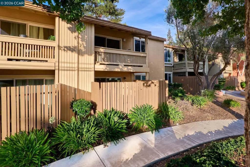 810 Oak Grove Rd 98, Concord, CA — listing photo 1