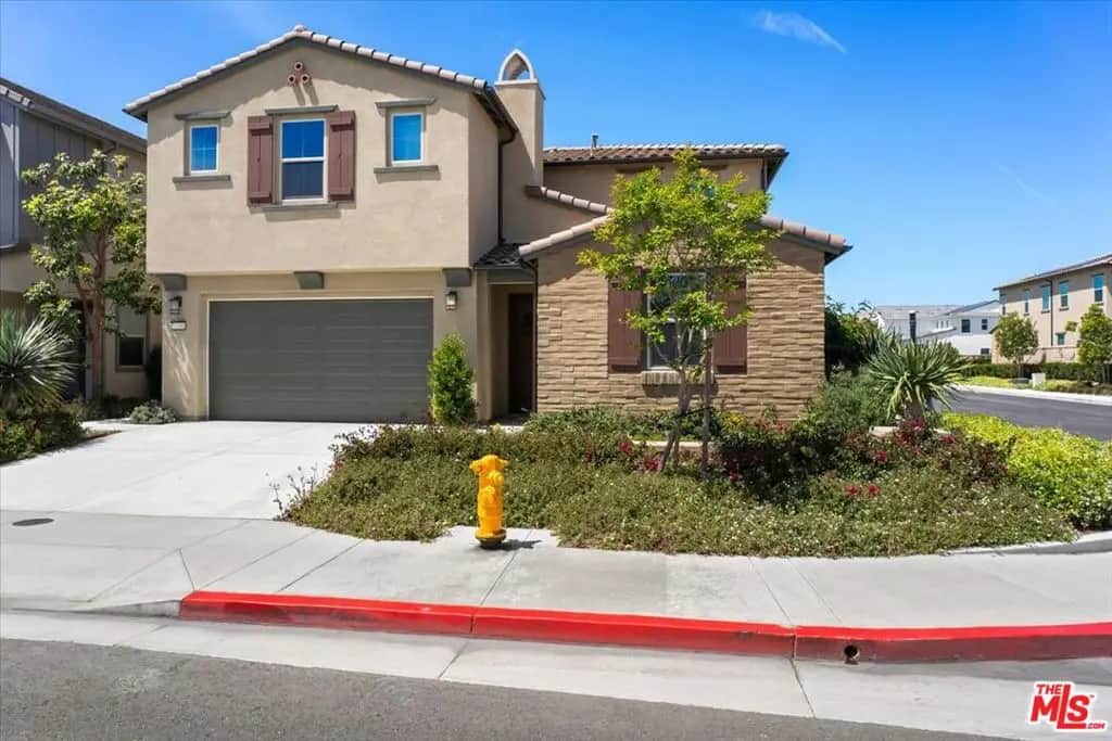 21181 Strathmoor Lane, Huntington Beach, CA — listing photo 1