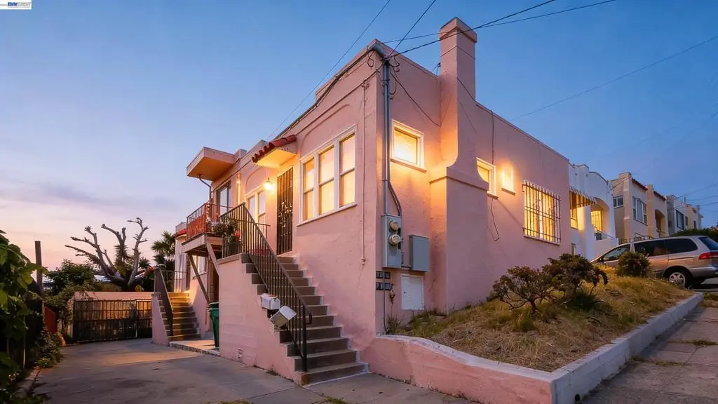 2121 17th AVe, Oakland, CA — listing photo 1