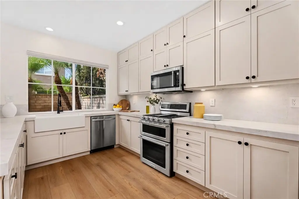 252 Knoll Lake, Mission Viejo, CA — listing photo 1