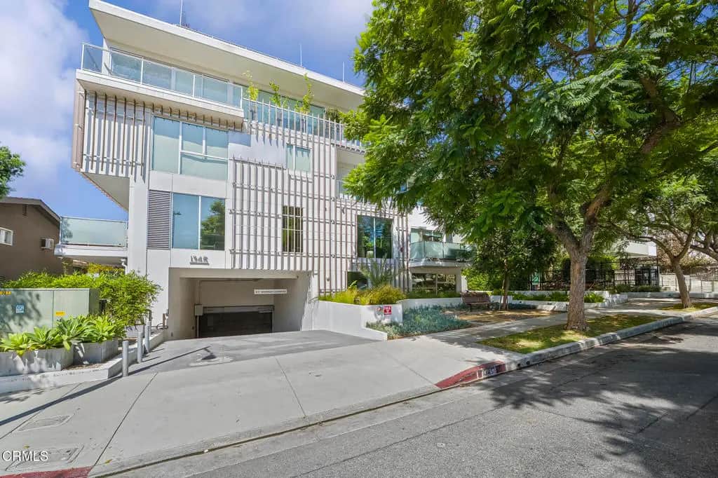 1345 Havenhurst Drive 16, Los Angeles, CA — listing photo 1