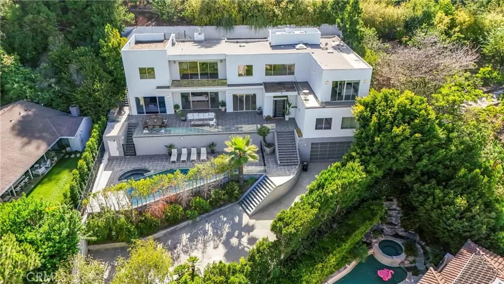 12148 Travis, Los Angeles, CA — listing photo 1
