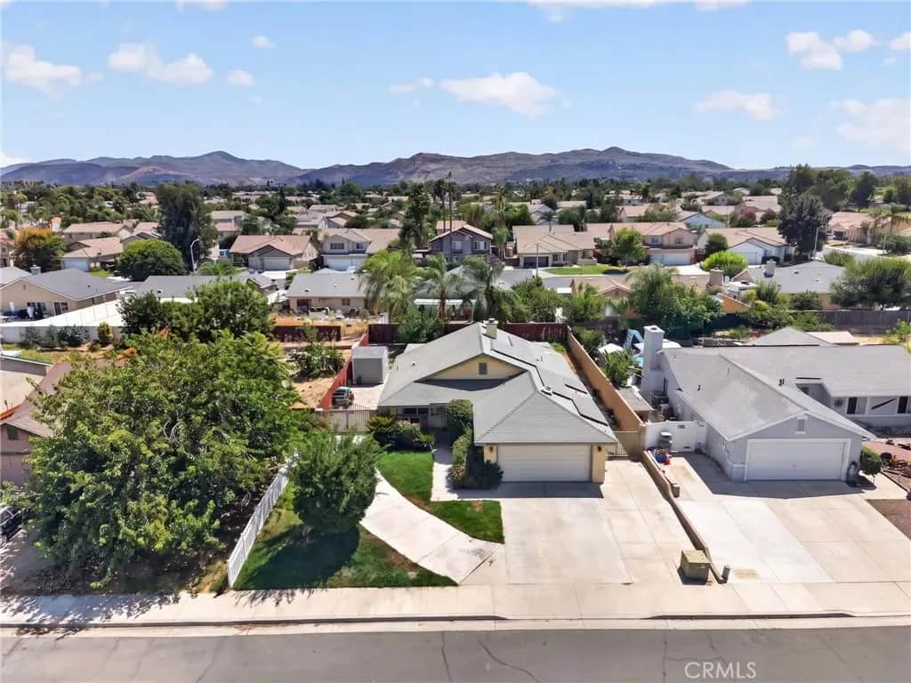 42869 Woodside Court, Hemet, CA — listing photo 1