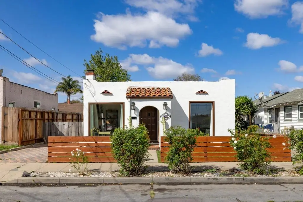 62 Buena Vista Street, Salinas, CA — listing photo 1