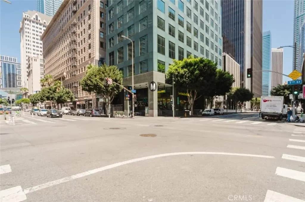 655 S Hope Street 606, Los Angeles, CA — listing photo 1
