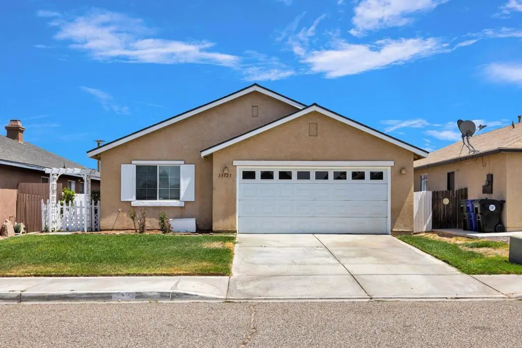 13523 Merry Oaks, Victorville, CA — listing photo 1