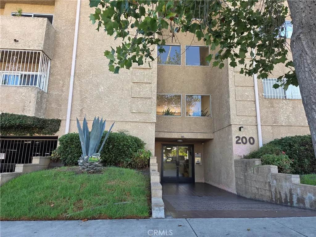 200 S Reno 102, Los Angeles, CA — listing photo 1