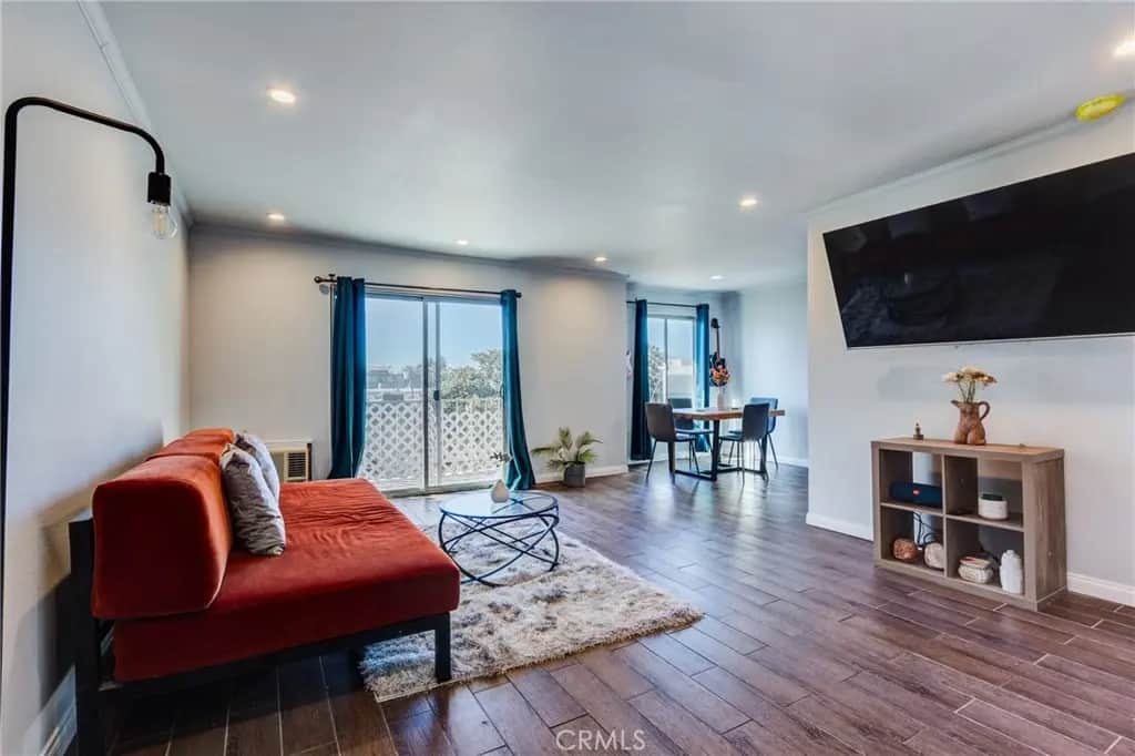 3734 S Canfield Ave 330, Los Angeles, CA — listing photo 1