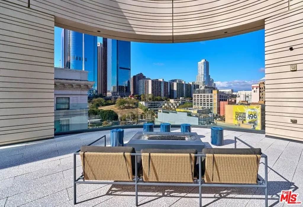 400 S Broadway 917, Los Angeles, CA — listing photo 1