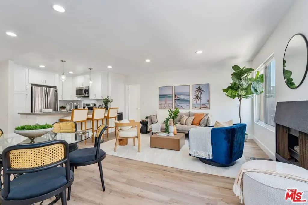 16 S Quarterdeck Street 201, Los Angeles, CA — listing photo 1
