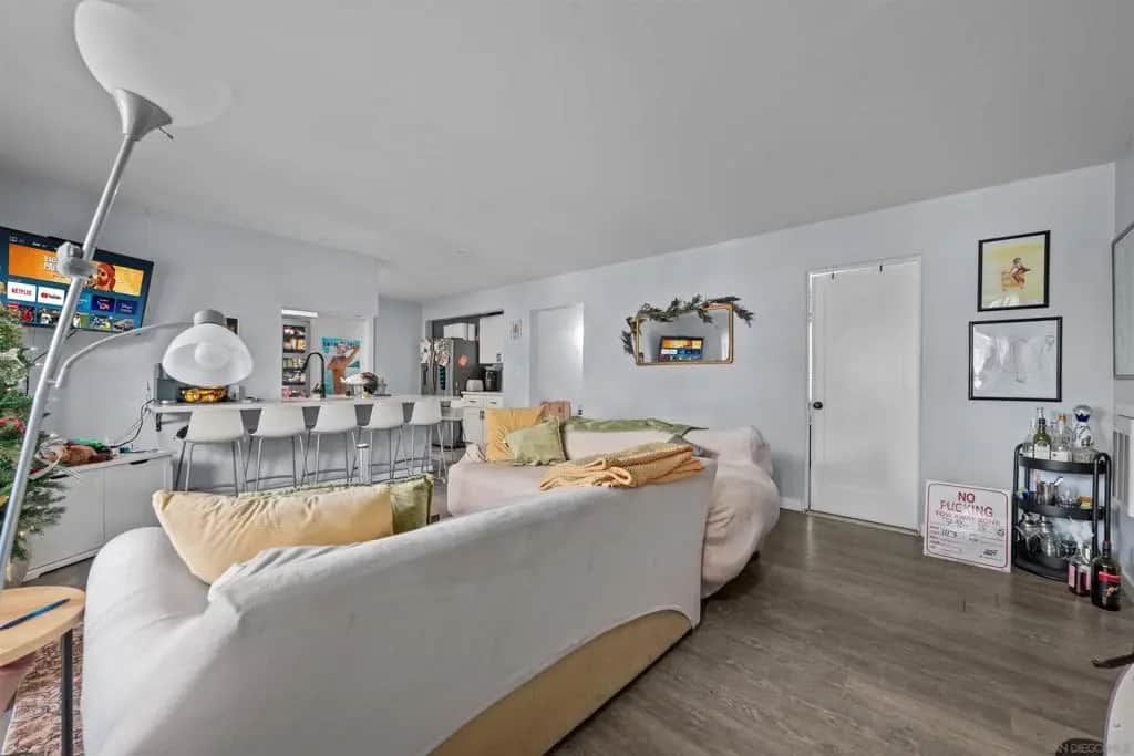 6233 Mary Lane Dr, San Diego, CA — listing photo 1