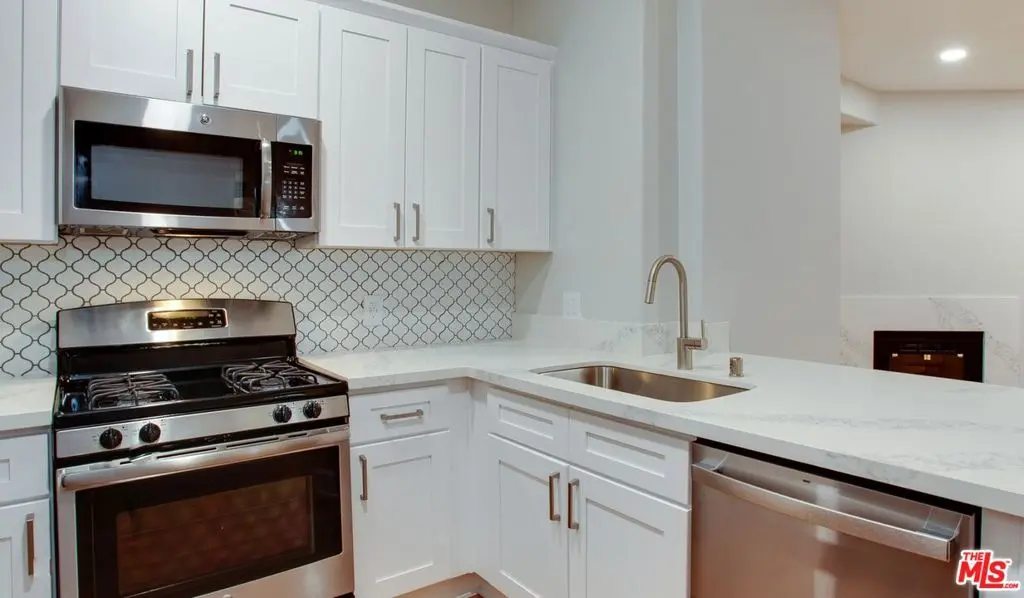 5557 W 6th Street 3-103, Los Angeles, CA — listing photo 1