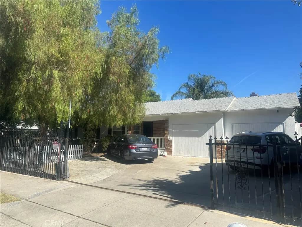 20957 Community, Los Angeles, CA — listing photo 1