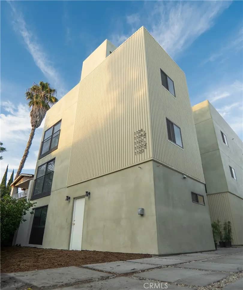 1122 N Beachwood 1/2, Los Angeles, CA — listing photo 1