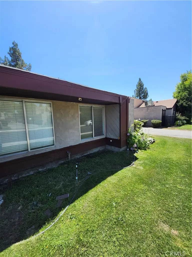 2100 Pinon Springs Circle A, Bakersfield, CA — listing photo 1
