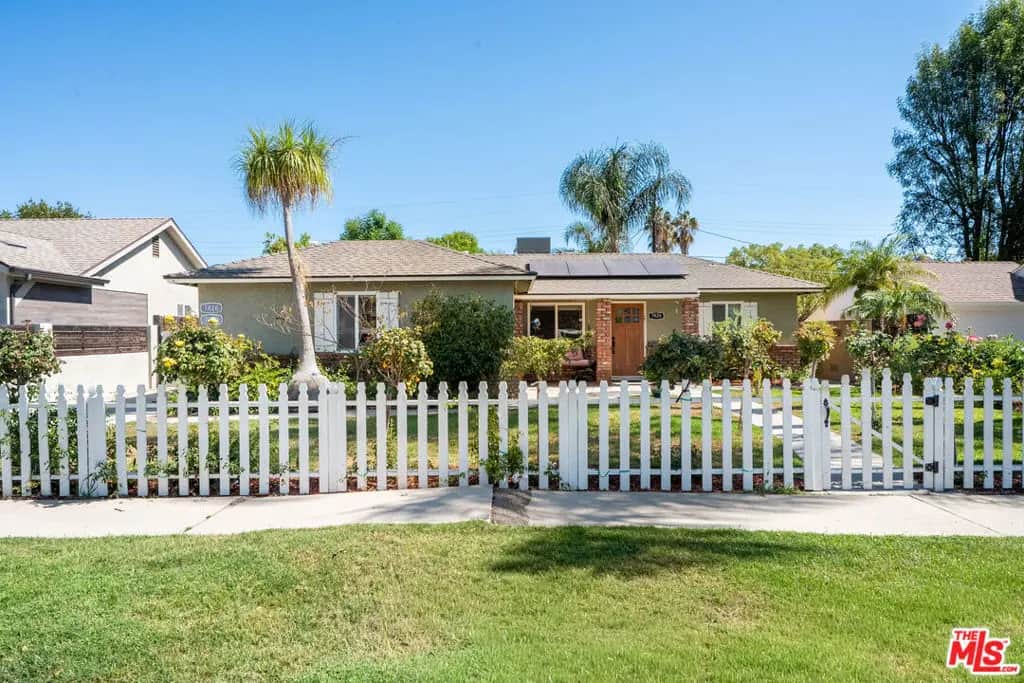 7426 Caldus Avenue, Los Angeles, CA — listing photo 1