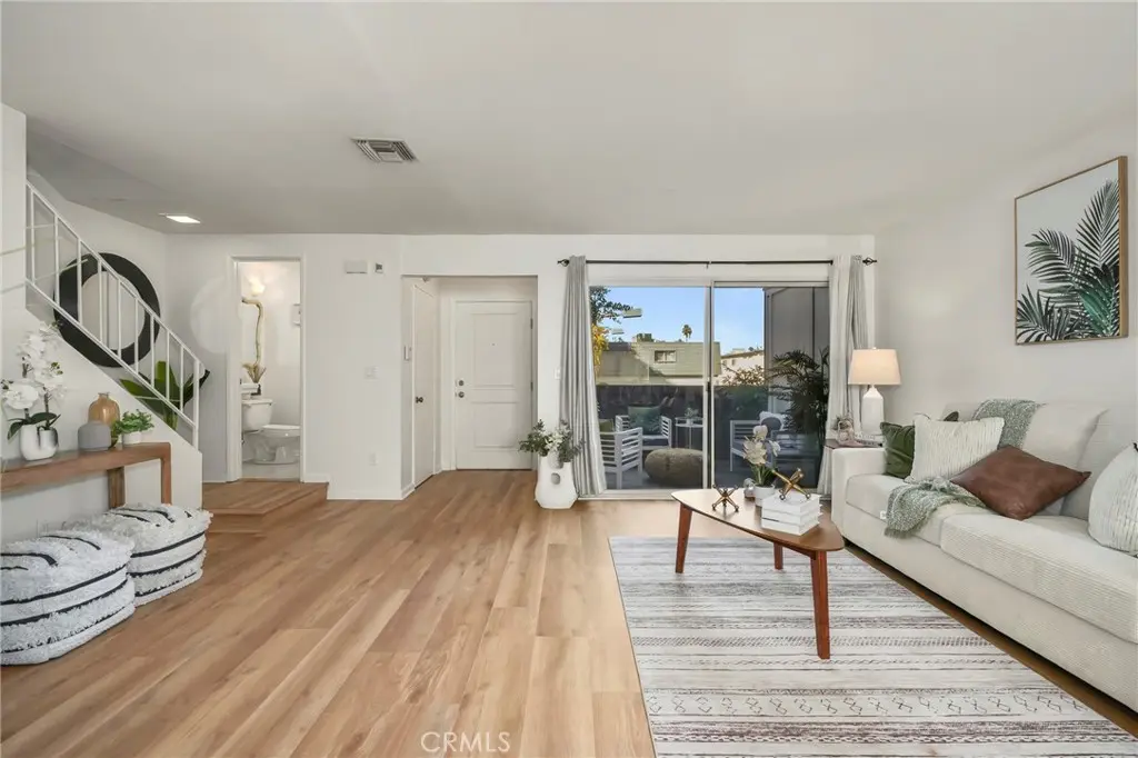 18550 Hatteras Street 87, Tarzana, CA — listing photo 1