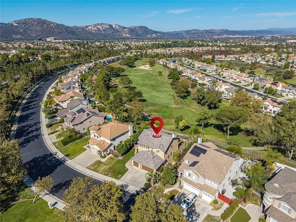 33320 Rhine, Temecula, CA — listing photo 1