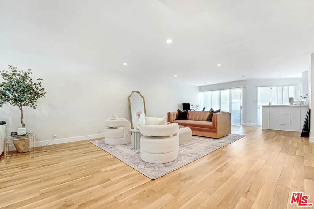 339 N Oakhurst Drive 304, Beverly Hills, CA — listing photo 1