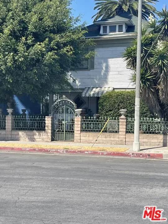 1125 W 22nd Street, Los Angeles, CA — listing photo 1