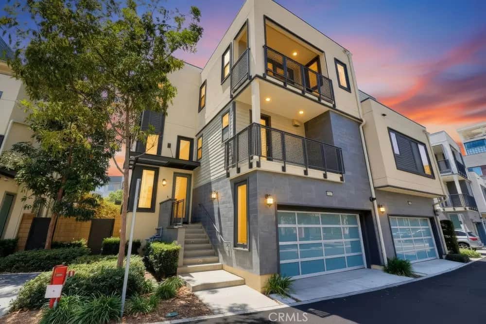 162 Bowery, Irvine, CA — listing photo 1