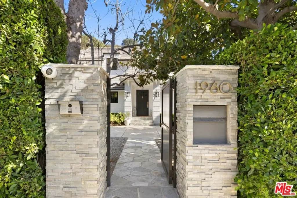 1960 Coldwater Canyon Drive, Beverly Hills, CA — listing photo 1