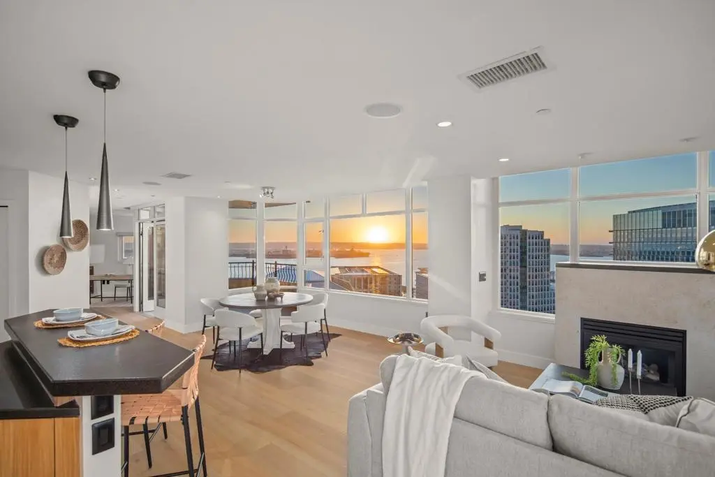 700 W Harbor 2101, San Diego, CA — listing photo 1